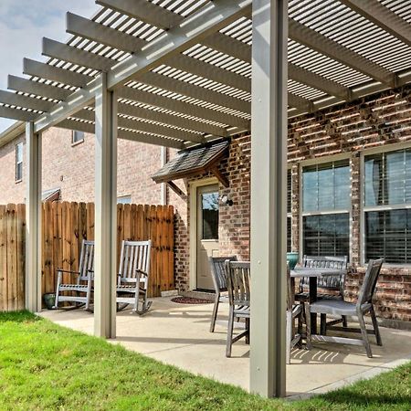 Вілла College Station Townhouse With Private Patio Екстер'єр фото