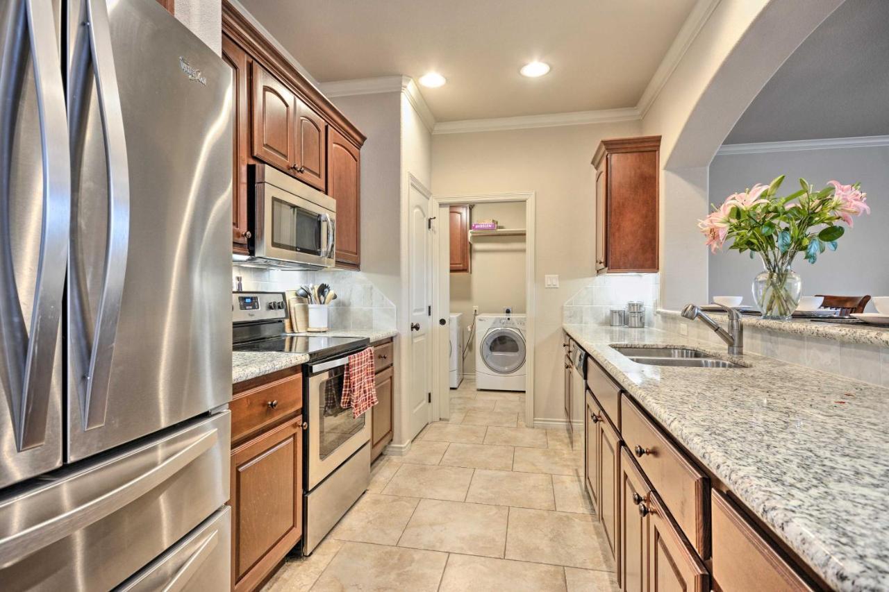 Вілла College Station Townhouse With Private Patio Екстер'єр фото